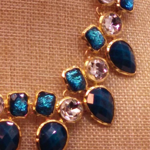 AMITRA SINGH rhinestone teal collar stmt necklace - Picture 7 of 9